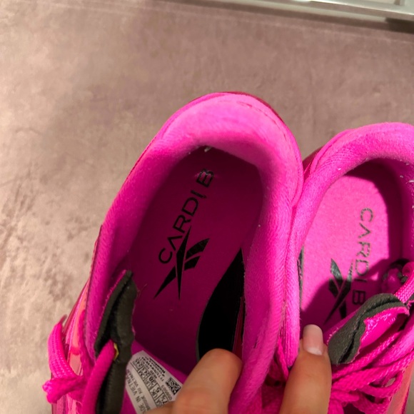 Women sneakers Reebok and Cardi b size 7.5 - Picture 6 of 10